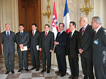 De g. &agrave; d., M. Gagro, M. Jandrokovic, M. Pupovac, M. Seks, M. Debr&eacute;, M. Bloche, M. Selem et M. Mimica