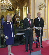 De gauche &agrave; droite,  Mme Neda Ritz, ambassadeur de Croatie aurpr&egrave;s de l'Unesco, le s&eacute;nateur Alain G&eacute;rard et  l'ambassadeur de Croatie en France, M. Bozidar Gagro